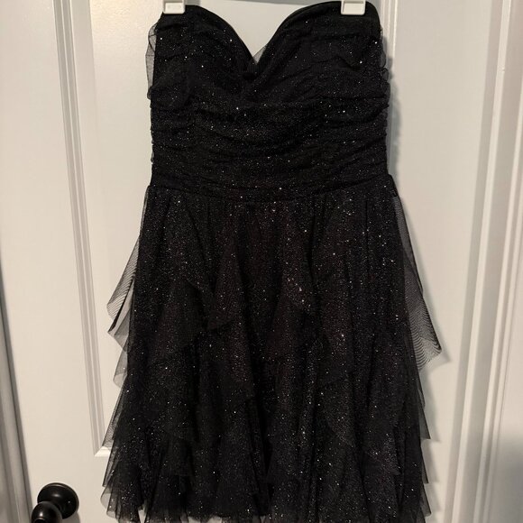 Semi Formal Black Strapless Dress in black Size 7 - Picture 1 of 4